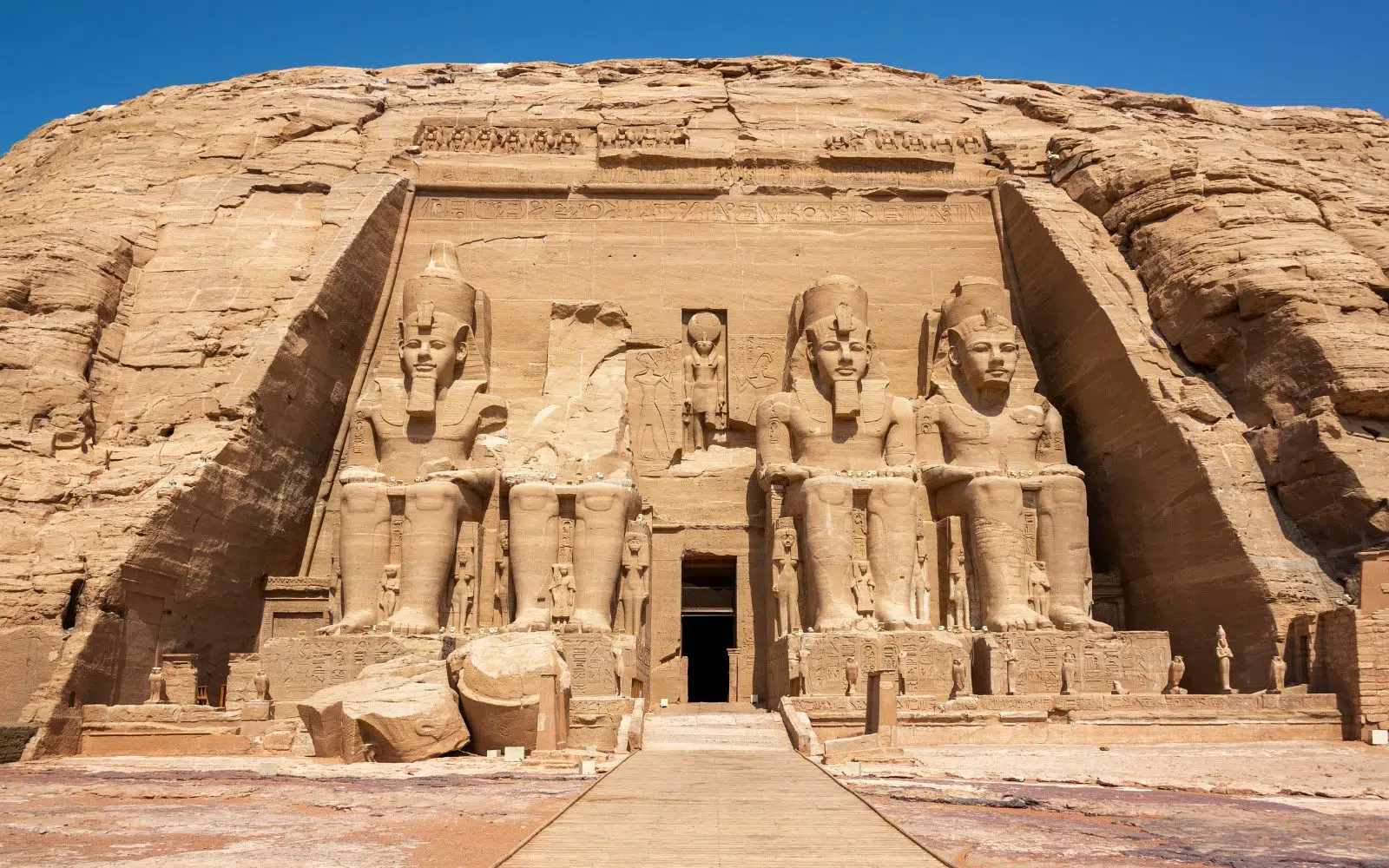 Abu Simbel Colombus
